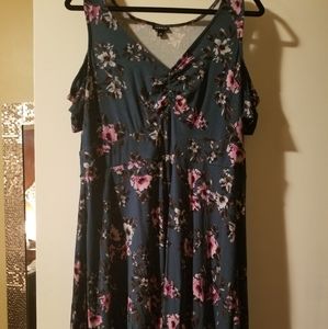 Emerald green floral cold shoulder knee length dre